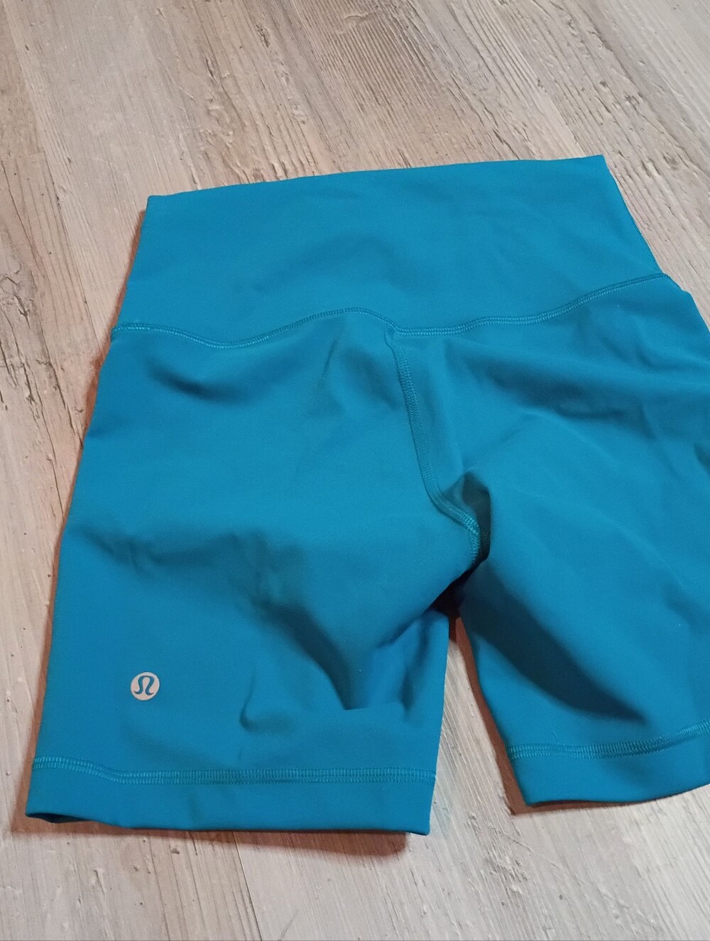 Lululemon - Picture 4 of 5